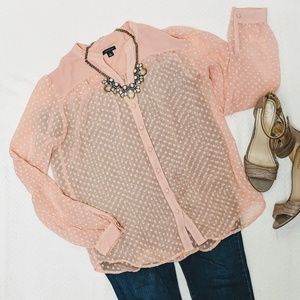 🎉HP🎉 Ann Taylor pink French dot blouse